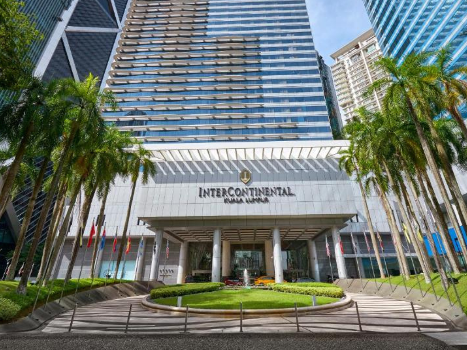 Exclusive Accomodation
3 Days 1 Night  in 5 Star Hotel
